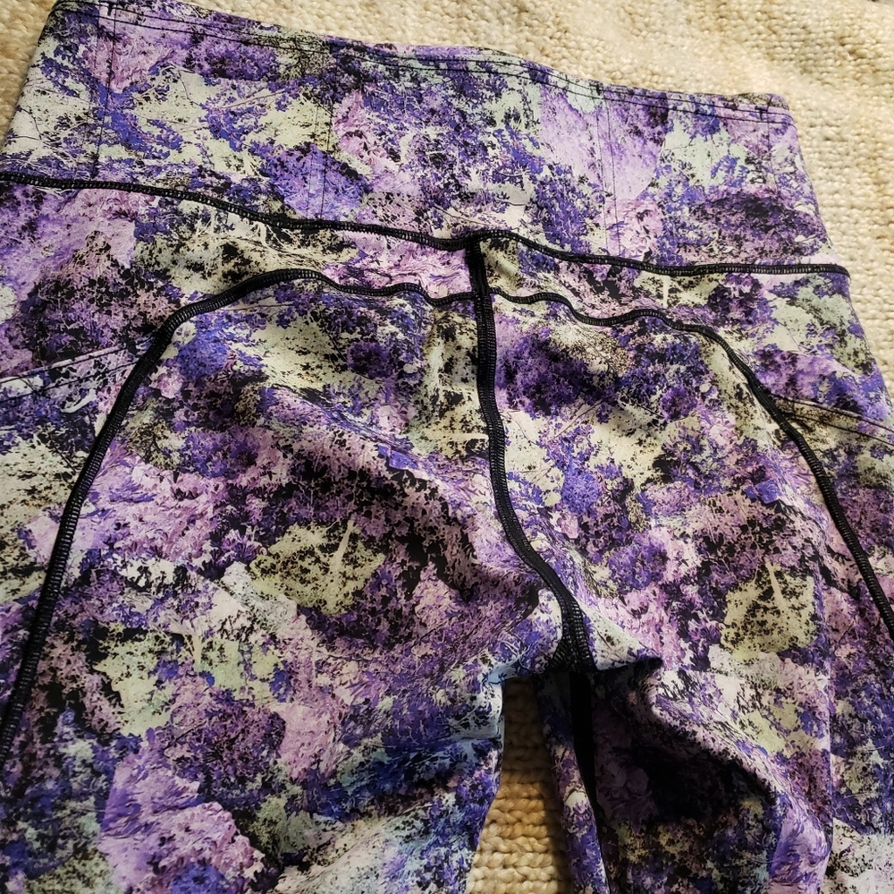 Fast and Free High-Rise Tight 25" in the Heritage 365 Camo Purple Multi, Size 6 - Picture 4 of 13